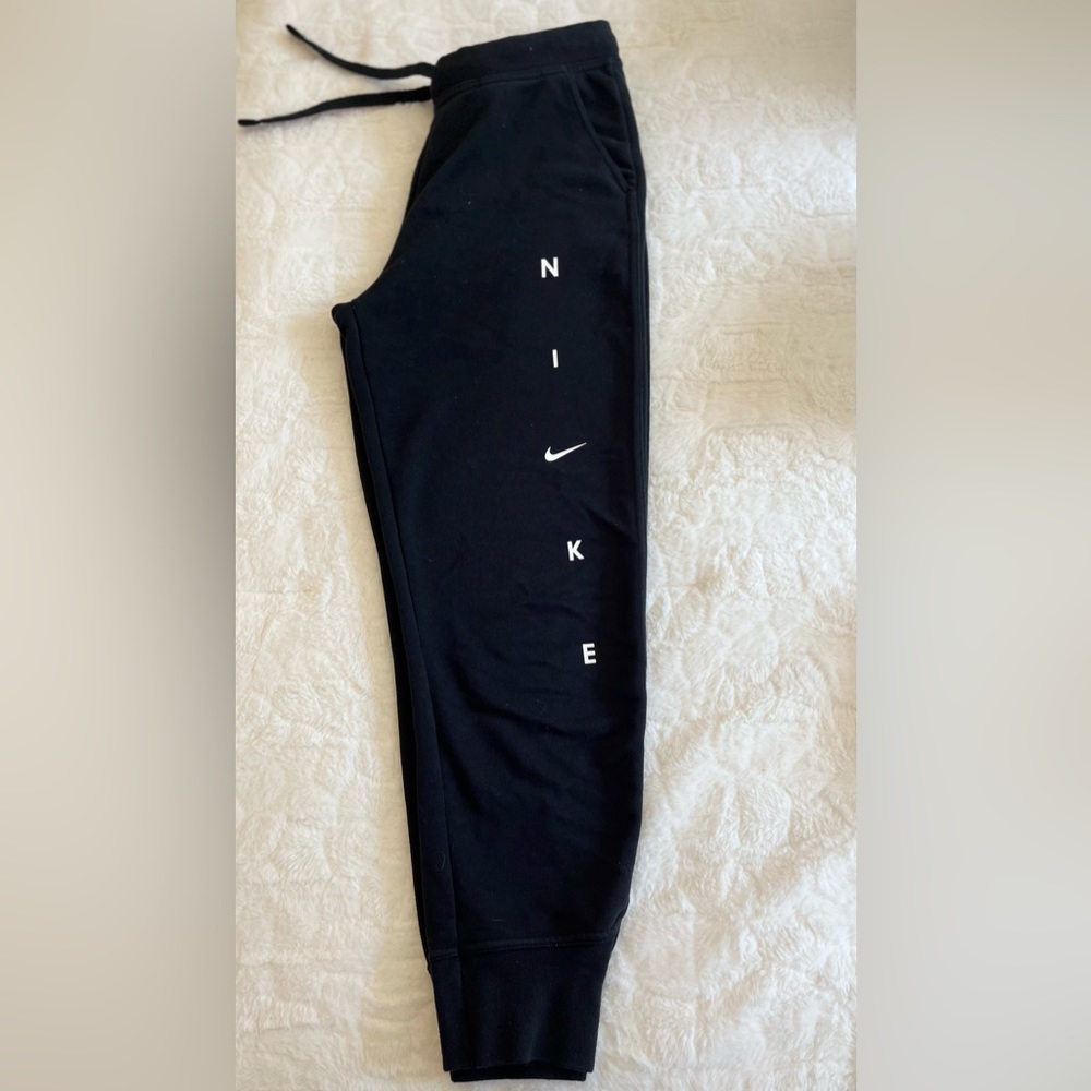 Black Nike sweats size small